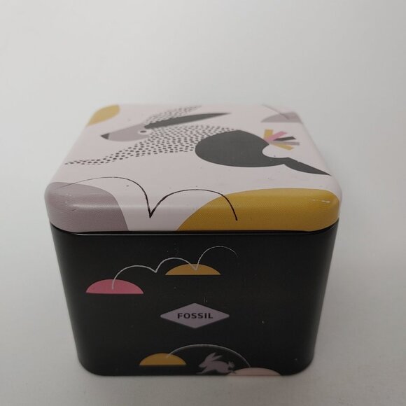FUN 2018 Fossil Watch Tin Rabbit Hare Running EMPTY - Picture 3 of 7